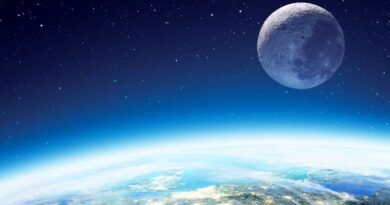 Может ли Луна упасть на Землю?