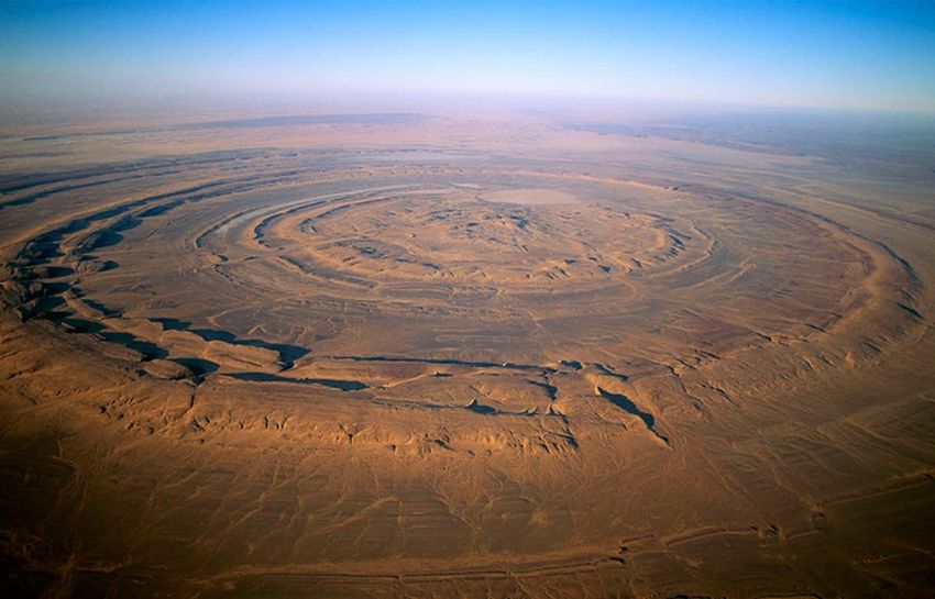 «Глаз Сахары» до сих пор остается одним из главных ориентиров в пустыне, так как его очень хорошо видно.