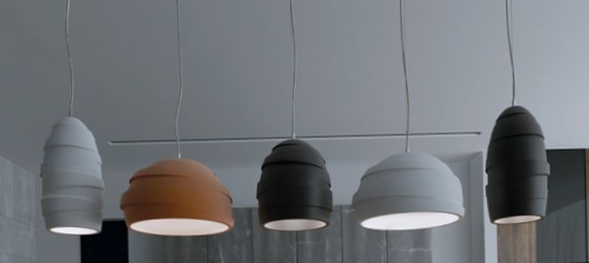 В потолочных светильниках галогенные лампы применяются двух видов.