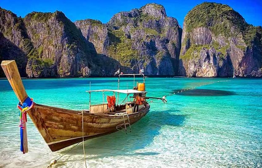 Лучшей страной для путешествий, туристы чаще всего направляются к достопримечательностям, которые сделали Таиланд знаменитым.