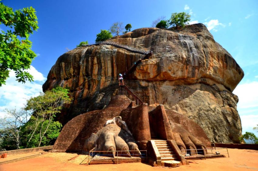 Древний город острова Цейлон, достояние острова и место, которое по праву называют Восьмым чудом света.